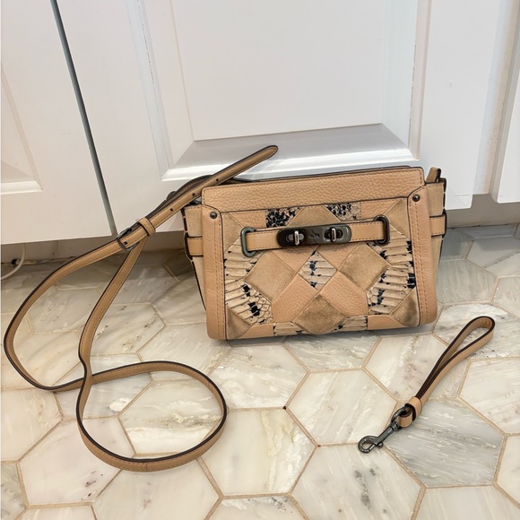 Coach Handbags - COACH Tan Leather Crossbody Bag